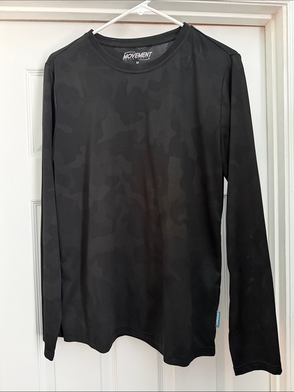 Women’s Black Long-Sleeve Performance Shirt